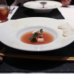 現代ガストロノミー 四匹の猫 - 5の皿 20％ 湯引き (三重県答志島産のタコのスープ)☆