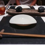 現代ガストロノミー 四匹の猫 - 4の皿 0％ トリュフ (岐阜県産　トリュフ見立て)☆