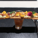 現代ガストロノミー 四匹の猫 - 11の皿 0％ フルーツ (早熟フルーツとタルト)☆