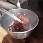 現代ガストロノミー 四匹の猫 - ジュゥゥ～☆