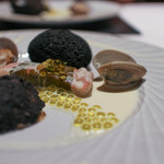 現代ガストロノミー 四匹の猫 - 8の皿 98％ サフラン (三重県産金目鯛のブレゼ　サフランの球体)☆