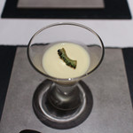 現代ガストロノミー 四匹の猫 - ひっくり返しました☆