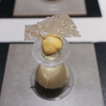 現代ガストロノミー 四匹の猫 - 3の皿 0.5％ ゼラチン (北海道産インカの目覚めを使って)☆