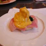 The Ritz-Carlton Millenia Singapore - 作り立てエッグベネティクト（朝食ブュッフェ）
