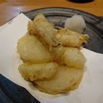 六鮮 - 生穴子と玉ねぎ天ぷら　918円