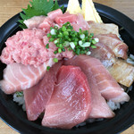 清水港　みなみ  - 鮪トロ三昧丼の特盛