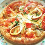 ピザ＆カフェレストラン月曜の朝 - シーフードピザ