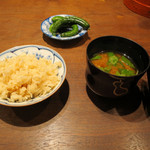 割烹　川上 - 明石のじゃこを使った炊き込みごはん/丹波黒豆の味噌汁