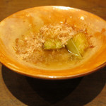 割烹　川上 - ごま豆腐の揚げ出しと、
      
      愛知県足助の茄子を使った揚げ茄子。
      