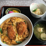  グリル展望 - あげイカ牡蠣丼（1260円）