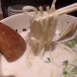 麺は、平打麺