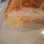ボンドール - チーズたっぷりの断面図