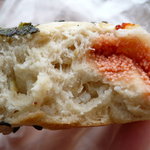 玄米おにぎりめんたい入り　断面