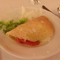 スンガリー 新宿東口本店 - 【マリノーブナヤ・ケタ(ロシア式フレッシュサーモンマリネのブリヌイ包み)】
                
                