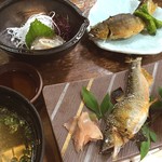Yuuki - あゆ定食
                        鮎の塩焼き、鮎の唐揚げ、鮎の背ごし、鮎のお味噌汁の鮎づくし！