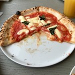 ピッツェリアパージナ - 久しぶりに写真を撮る前に食べちゃいました…。
            見苦しくてスイマセンm(__)m