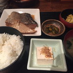 貝、磯料理 海然 - 本日の煮魚定食800円(すずきの煮付け)