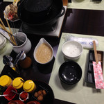 かがやき - とろろも含め薬味やたれの種類が多い