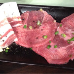 かがやき - タン・カルビ・豚三枚腹肉