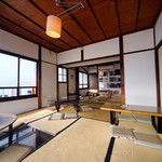 カヤバ珈琲 - テーブル間隔も広くゆったりしていました。