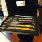 選べるナイフ。これは女性には嬉しいサービスではないだろうか。