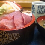 寿司富　ちらし（大盛）