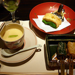 茶碗蒸し、生麩田楽、湯葉揚げ