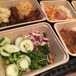 Whole Foods Market - 晩ご飯 惣菜詰め放題