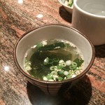 経堂純情酒場 太陽堂 - サービスの締めワカメスープ