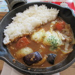 野菜を食べるカレー キャンプエクスプレス - ナスのキーマカレー