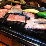 やきにく 宵緒 - 鉄板はいっぱいに！