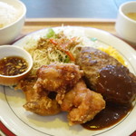 有明食堂 ビアホフ - 若鶏の唐揚げ＆ハンバーグ定食 950円。