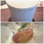 イレテテュヌフワ - [ランチ]バスケットの中に富山産白エビのサンドイッチ
      パンはバケット・ラビット特製