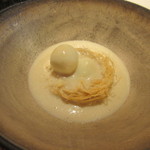 イレテテュヌフワ - [ランチ]半熟ウズラと白トリフスープ