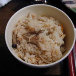 新潟かつ一 - ふわっとろかつ定食(1380円)の茸の炊き込みご飯(2010/09/13)