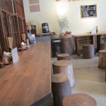 手打うどん長谷川 - 店内カウンター席