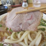 手打うどん長谷川 - 絶品の自家製焼豚