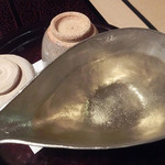 あらや滔々庵 - こんな器で出されるのでありますぅ。
      ユニークだぁ
      