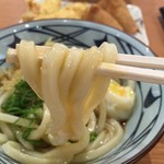 丸亀製麺 - ぶっかけ＜温・並＞(290円)うどんリフト