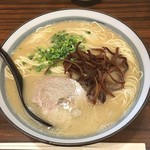 花火 - 博多とんこつラーメン！
            家系とは違って美味しく頂きました。