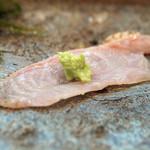 寿司栄 - ノドグロの刺身...富士山の雪解け水で育てられた山葵をたっぷり添えて