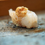 寿司栄 - 白えびと生クチコの握り