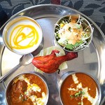 ニューガネーシャ - レディースセットのポークカレー&キーマカレー