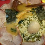 壱発ラーメン - 20160821　めかトロ味噌チャーシュー麺＋味玉