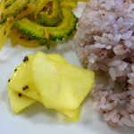 初台スパイス食堂 和魂印才たんどーる - カブの甘酢スパイス漬け