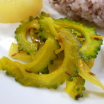 初台スパイス食堂 和魂印才たんどーる - ゴーヤと玉葱のクミン＆生姜炒め