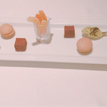 ル・マノアール・ダスティン - ミニャルディ