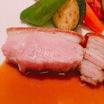 ル・マノアール・ダスティン - アップ