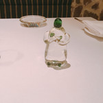 ル・マノアール・ダスティン - ガラスの置物