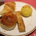 ベーカリーレストランサンマルク - パン１０皿目
